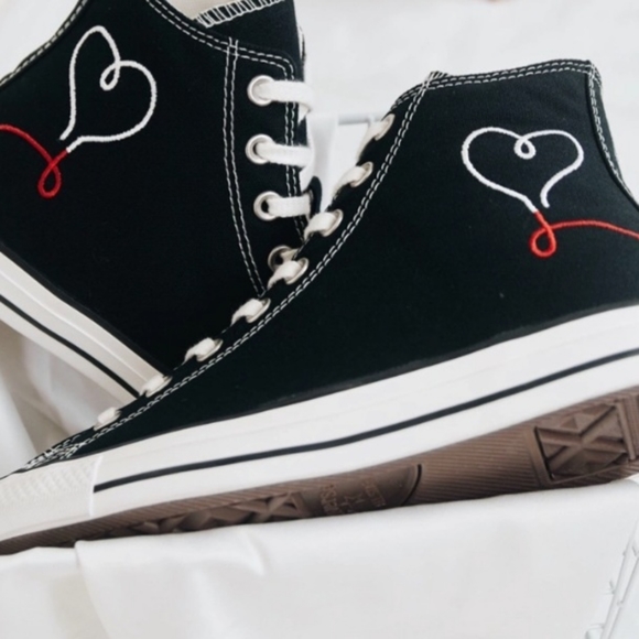 Converse Chuck Taylor All Star High 'Made with Love Womens 11 - Picture 3 of 14